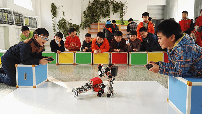 机器人搏击赛走进徐州公园巷小学，孩子们的福音来了！